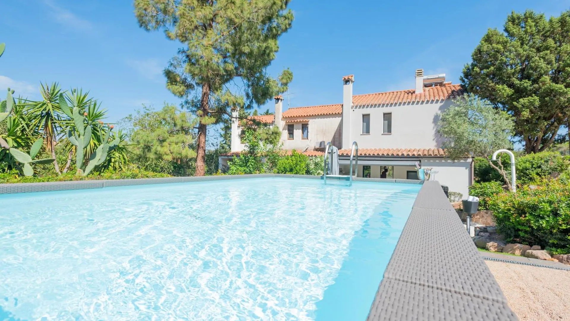 Villa Tetty - Garden & Private Pool Near The Sea Fort Village