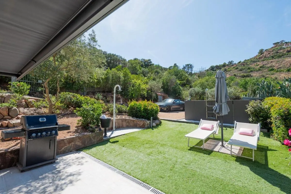 Villa Tetty - Garden & Private Pool Near The Sea Fort Village Italië